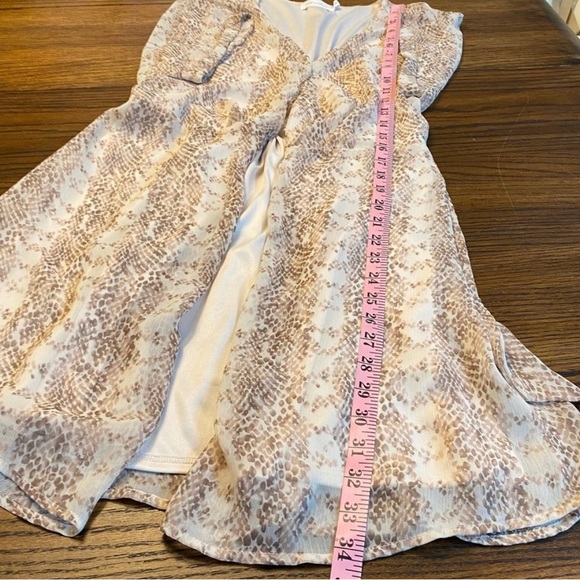 Gorgeous All in Favor Wrap Dress Snake Print
Nordstrom Women's Size Medium - Picture 11 of 12